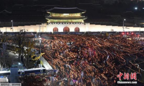 抗議的韓國民眾