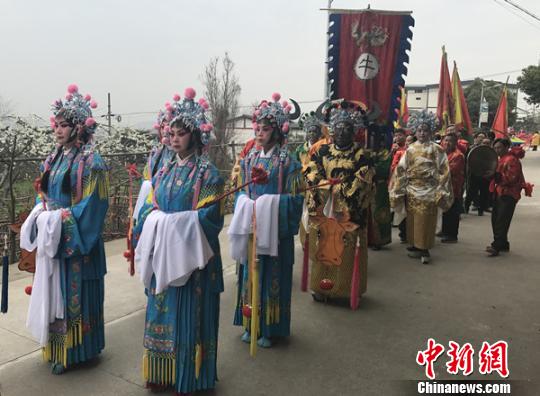 四川綿陽：“牛王下界”演繹百年牛王盛會