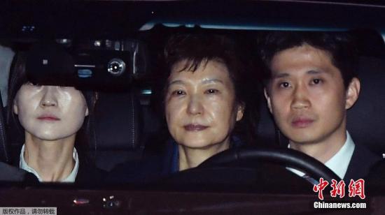 當地時間3月31日，韓國法院決定，批準拘捕前總統樸槿惠。
