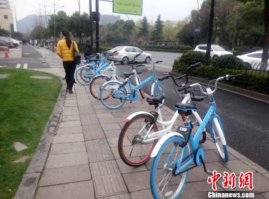 共享單車現身政府工作報告杭州提出加強其綜合管理