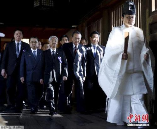 日本議員參拜靖國神社