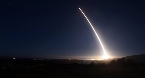 美空軍試射導彈。（圖片來源：美聯社）