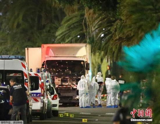 當地時間7月14日晚間，法國南部城市尼斯發生卡車沖撞人群事件，造成嚴重傷亡。