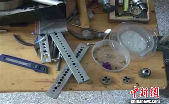 四川樂山一男子家中建“兵工廠”被警方搗毀