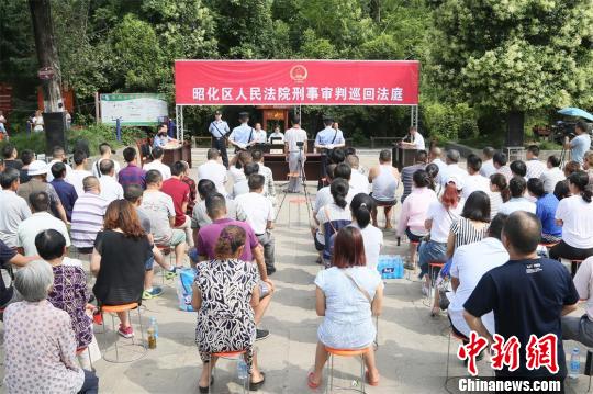 四川廣元男子禁漁期電魚獲刑自愿購買3萬尾魚苗放流嘉陵江
