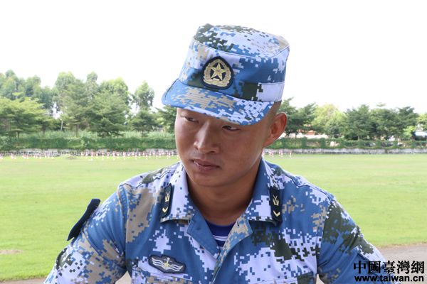 【網(wǎng)絡媒體國防行】“神槍手”孔凡賓：拒絕高冷，我只是一名有血性的狙擊手