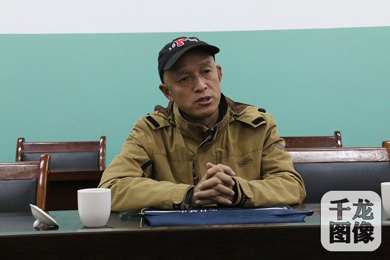8月11日，千龍網記者跟隨全國網絡媒體西藏行團隊來到日喀則市上海實驗學校。圖為上海援藏教師蔣逸明。千龍網記者 馬文娟攝