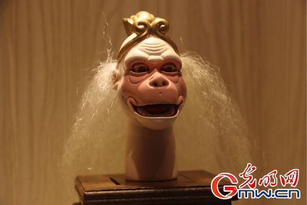 【喜迎十九大?文脈頌中華】70后木偶頭雕刻藝人的堅守：會一直尋找傳人