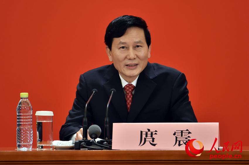 十九大新聞發(fā)言人庹震（人民網(wǎng)記者 翁奇羽攝）