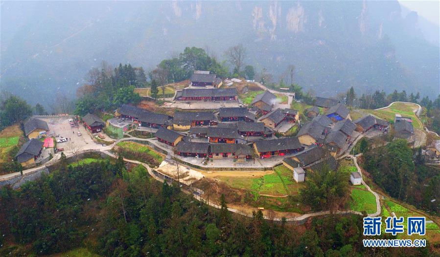 （新華全媒頭條·十九大特別報(bào)道·圖文互動(dòng)）（5）奮力譜寫(xiě)社會(huì)主義現(xiàn)代化新征程的壯麗篇章——從十九大報(bào)告看新時(shí)代中國(guó)特色社會(huì)主義發(fā)展戰(zhàn)略安排