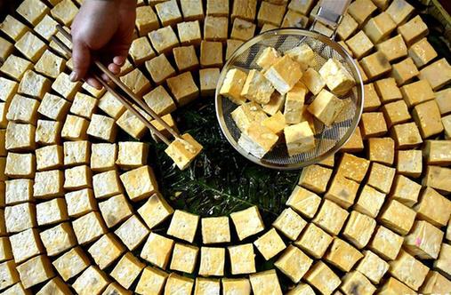 #（社會）（4）湖北恩施：“霉豆腐”是這樣“煉”成的