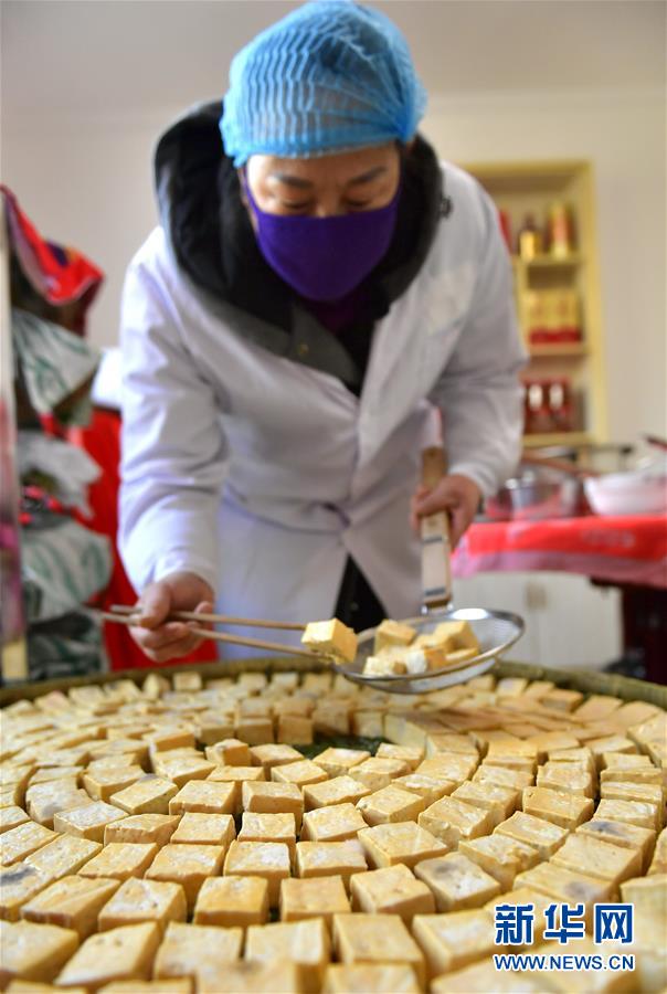 #（社會）（3）湖北恩施：“霉豆腐”是這樣“煉”成的