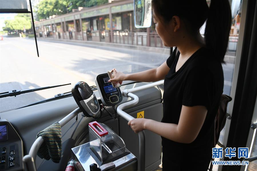 (社會)(7)杭州地鐵實現移動支付過閘乘車