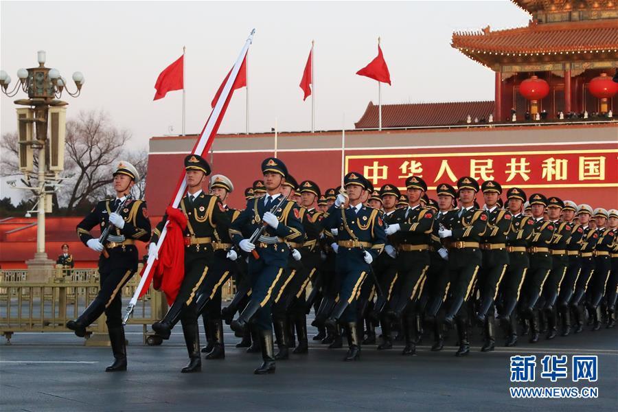 （社會）（3）人民解放軍首次執行天安門廣場升國旗任務