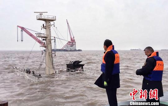 上海吳淞口錨地一船沉沒船上3人獲救10人仍在搜救