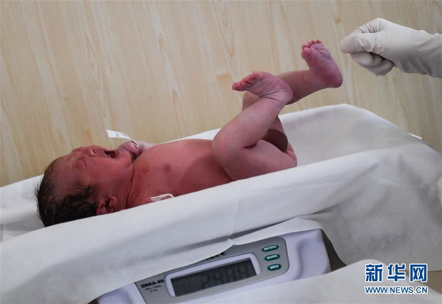 (圖文互動)(6)我國干細胞治療卵巢早衰臨床研究首個健康寶寶誕生