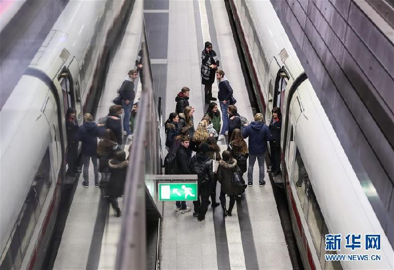 （國際）（1）德國遭遇颶風襲擊 全國鐵路交通中斷