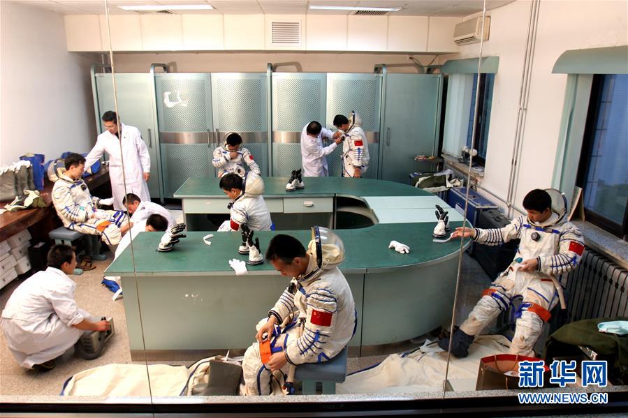(新華全媒頭條·圖文互動)(9)筑夢九天寫忠誠——記英雄的中國航天員群體