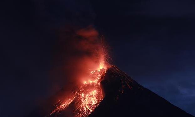 （國際）（6）菲律賓馬榮火山持續(xù)噴發(fā)