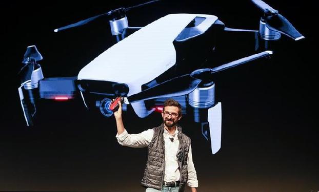 （國(guó)際）（1）大疆在紐約發(fā)布新款無人機(jī)Mavic Air