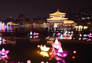 （社會(huì)）（1）花燈璀璨迎新春
