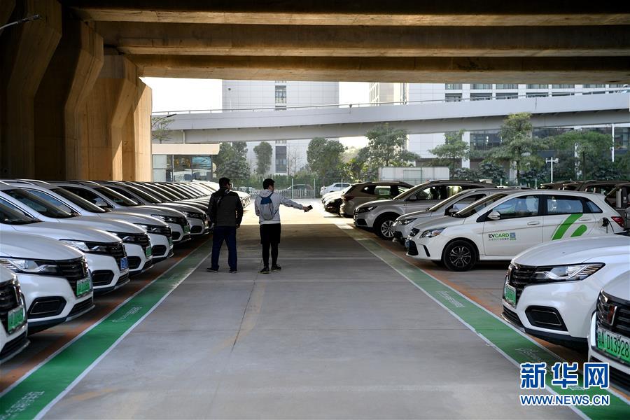 (關注春運)(3)高鐵 共享汽車:打通客運服務“最后一公里”