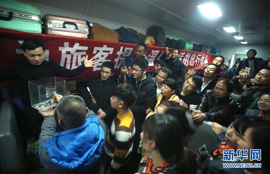 （社會）（1）農民工專列 溫暖回家路