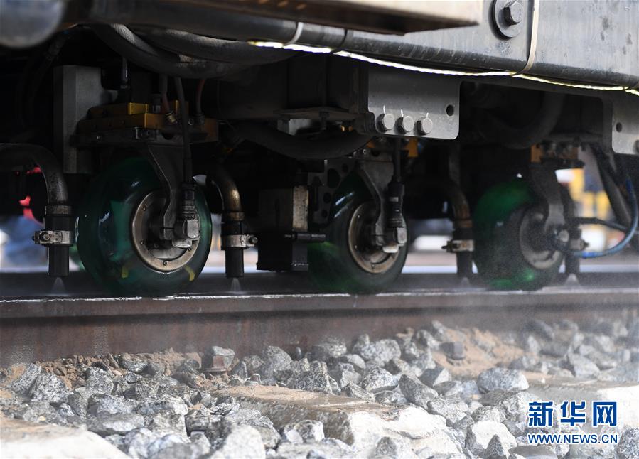 （新春走基層）（6）走近“鋼軌醫生”——鋼軌探傷車