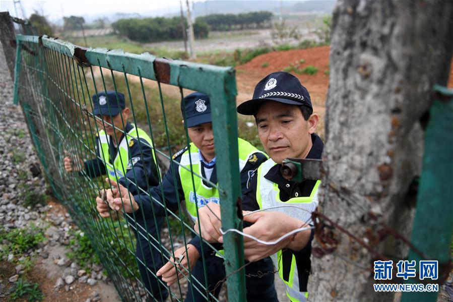 (圖片故事)(7)鐵路民警與一座小站的不了情