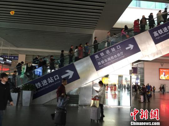 “智慧春運”讓中國人出行更從容