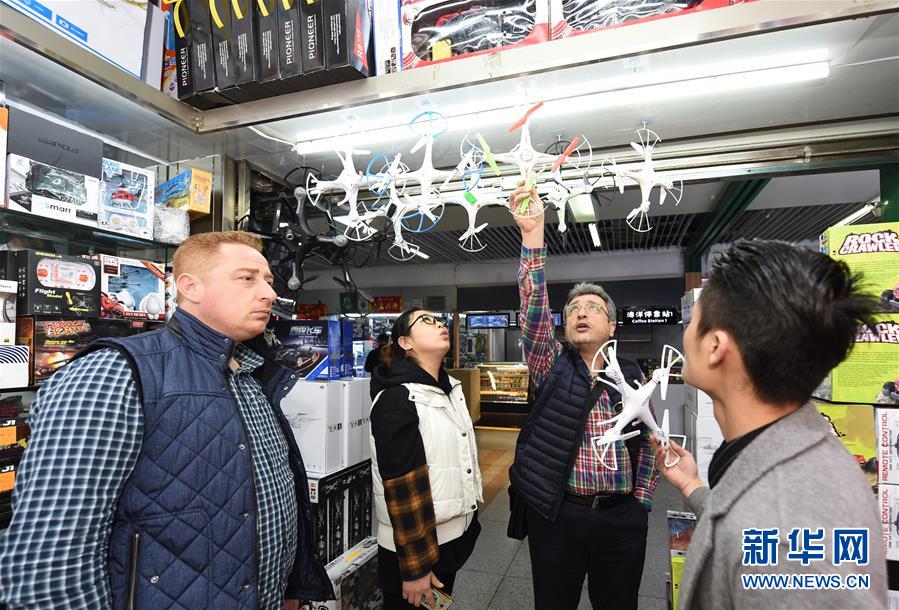 #(經濟)(4)浙江義烏中國小商品城迎來節后開市