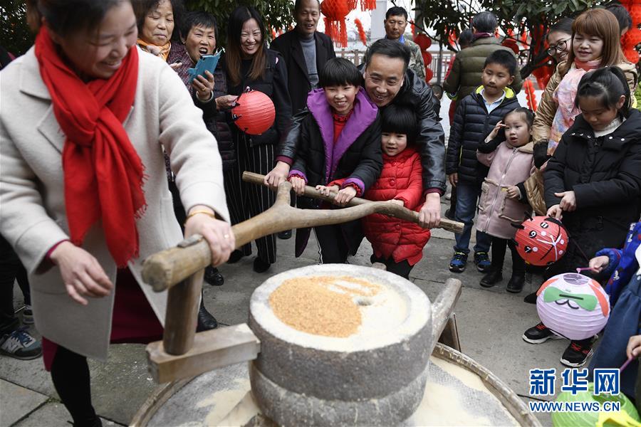 (新春走基層)(2)江南鄉(xiāng)村重現(xiàn)“萬家漁火”鬧元宵習(xí)俗