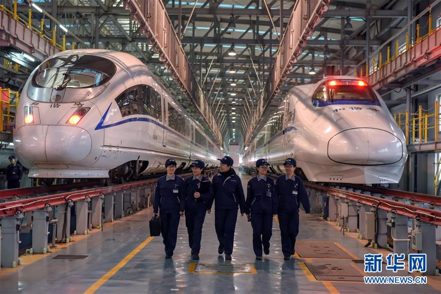 （社會）（1）高鐵列車的“女門神”