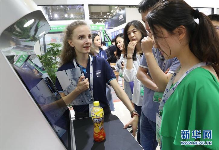(經濟)(3)衣食住行全智能 無人值守零售展覽會在滬開幕
