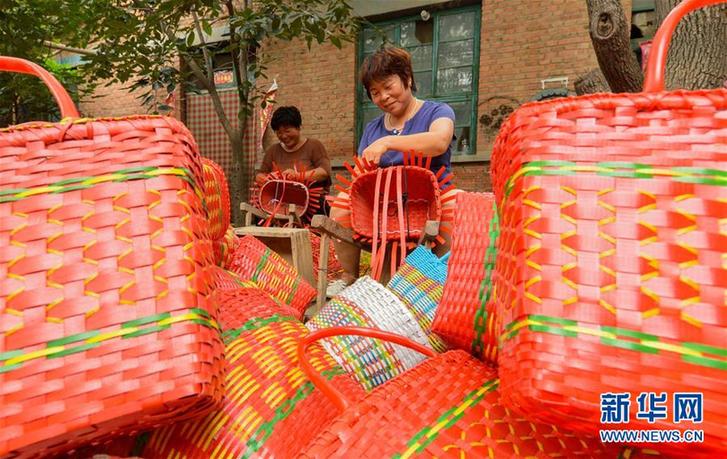 （經濟）（1）“扶貧微工廠”助力脫貧攻堅