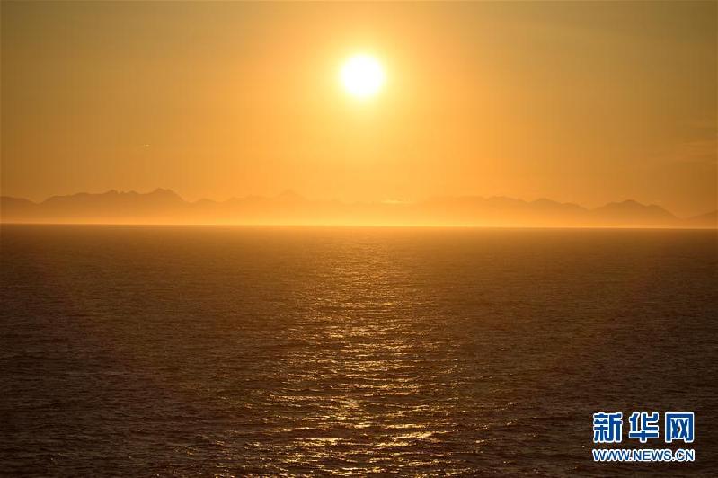 （新華視界）（1）“天恩”輪上看夕陽