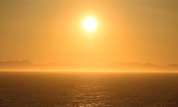 （新華視界）（1）“天恩”輪上看夕陽