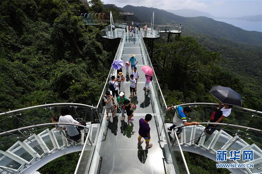 (社會)(5)三亞海景玻璃棧道迎客