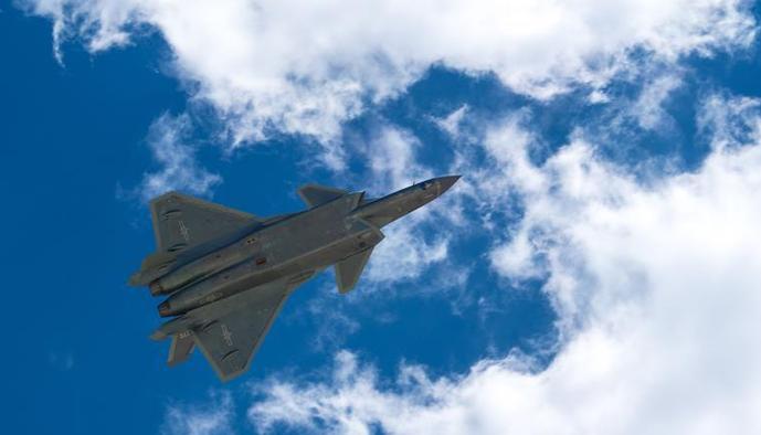 （圖文互動）（1）中國空軍發布強軍宣傳片《頭頂的家園》