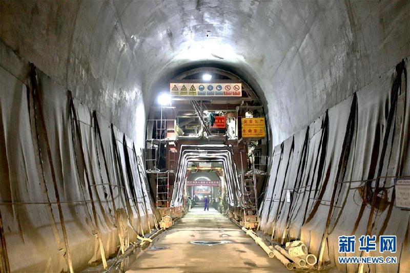 （國(guó)際·圖文互動(dòng)）（2）中企承建東非最長(zhǎng)鐵路隧道在肯尼亞貫通