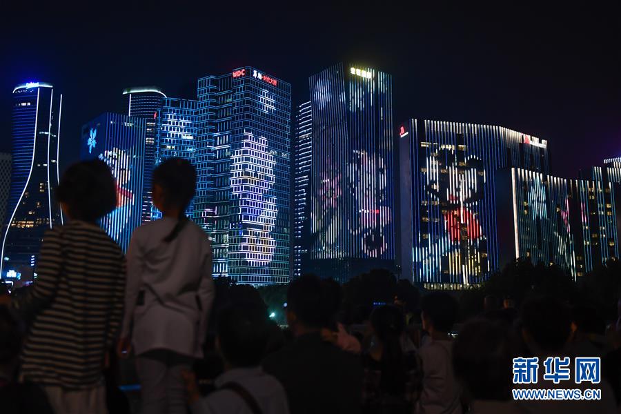 （社會(huì)）（1）浙江杭州：“我愛(ài)你中國(guó)”主題燈光秀璀璨亮相
