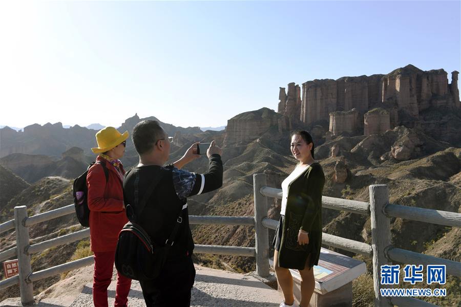 (XHDW)(6)甘肅:冰溝丹霞深秋旅游熱