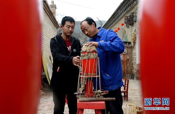 （圖片故事）（4）腰鼓之鄉的手工制鼓師
