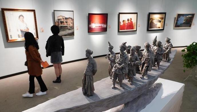 （文化）（2）近500件油畫雕塑作品亮相第七屆“高原展”