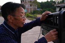 （圖片故事）（1）一名鄉(xiāng)村電影放映員的“光影世界”