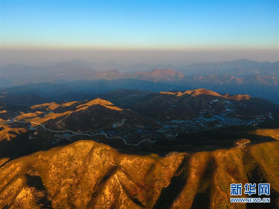 （秋季美麗生態(tài)）（5）“云上草場”秋色美 