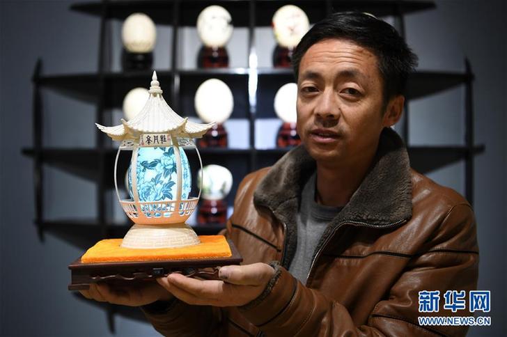(社會(huì))(4)民間藝人楊星國(guó):讓蛋殼“起舞”