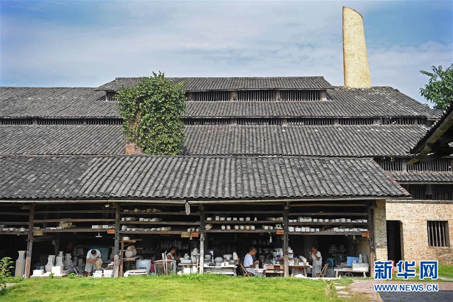 （百城百縣百企調研行·圖文互動）（1）“古樹開花，香滿世界”——千年瓷都景德鎮煥發“年輕態”