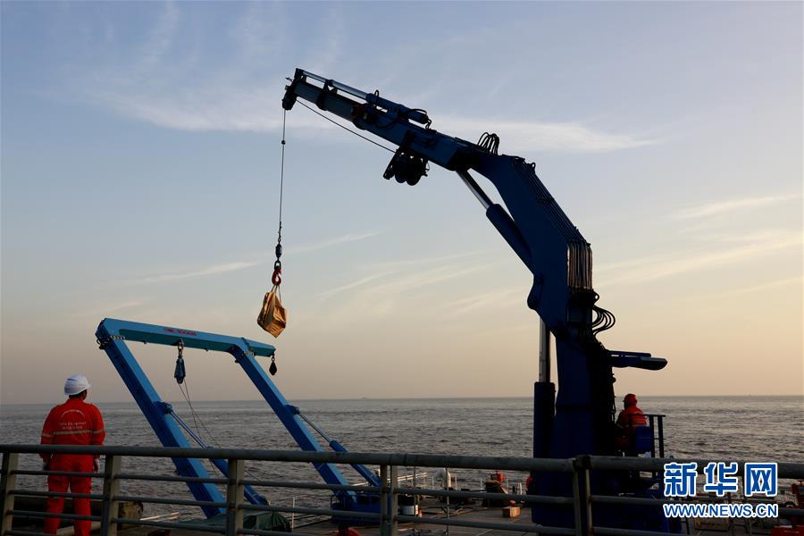 （圖文互動）（2）“沈括”號攜“彩虹魚”潛水器出征馬里亞納海溝