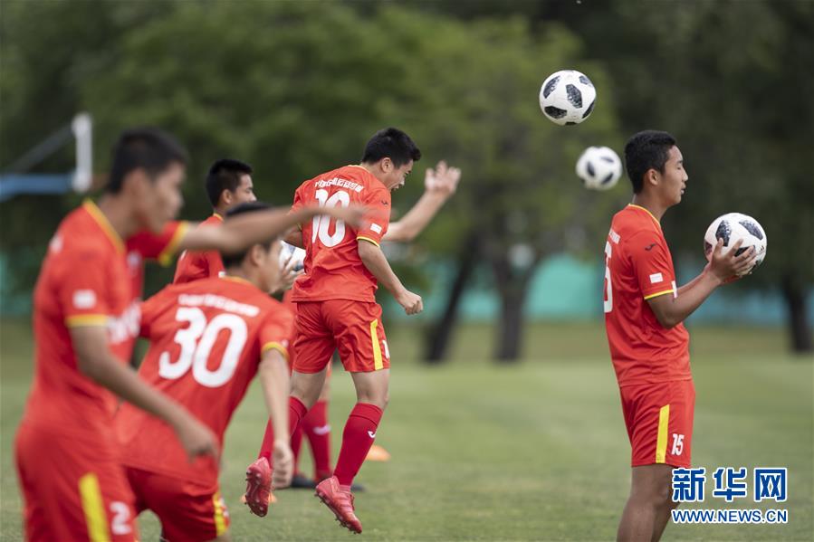 (國際)(6)中國青少年足球運動員進駐阿根廷國足基地接受訓練